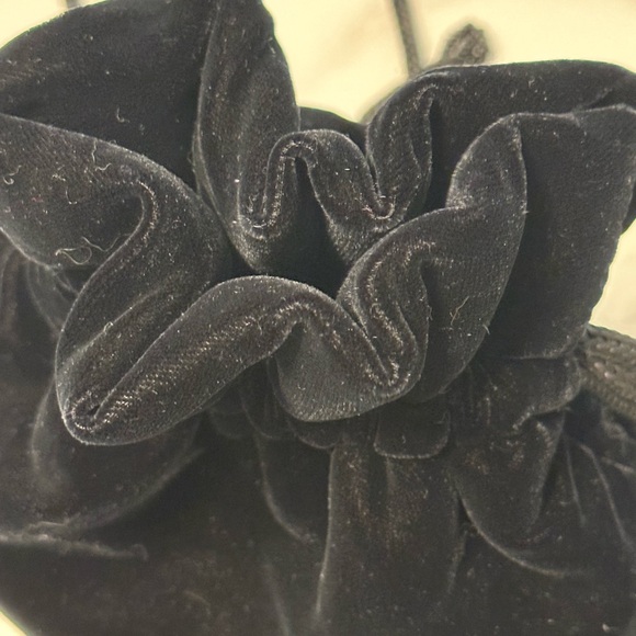 BLACK VELVET EVENING BAG -DRAWSTRING - Picture 2 of 6